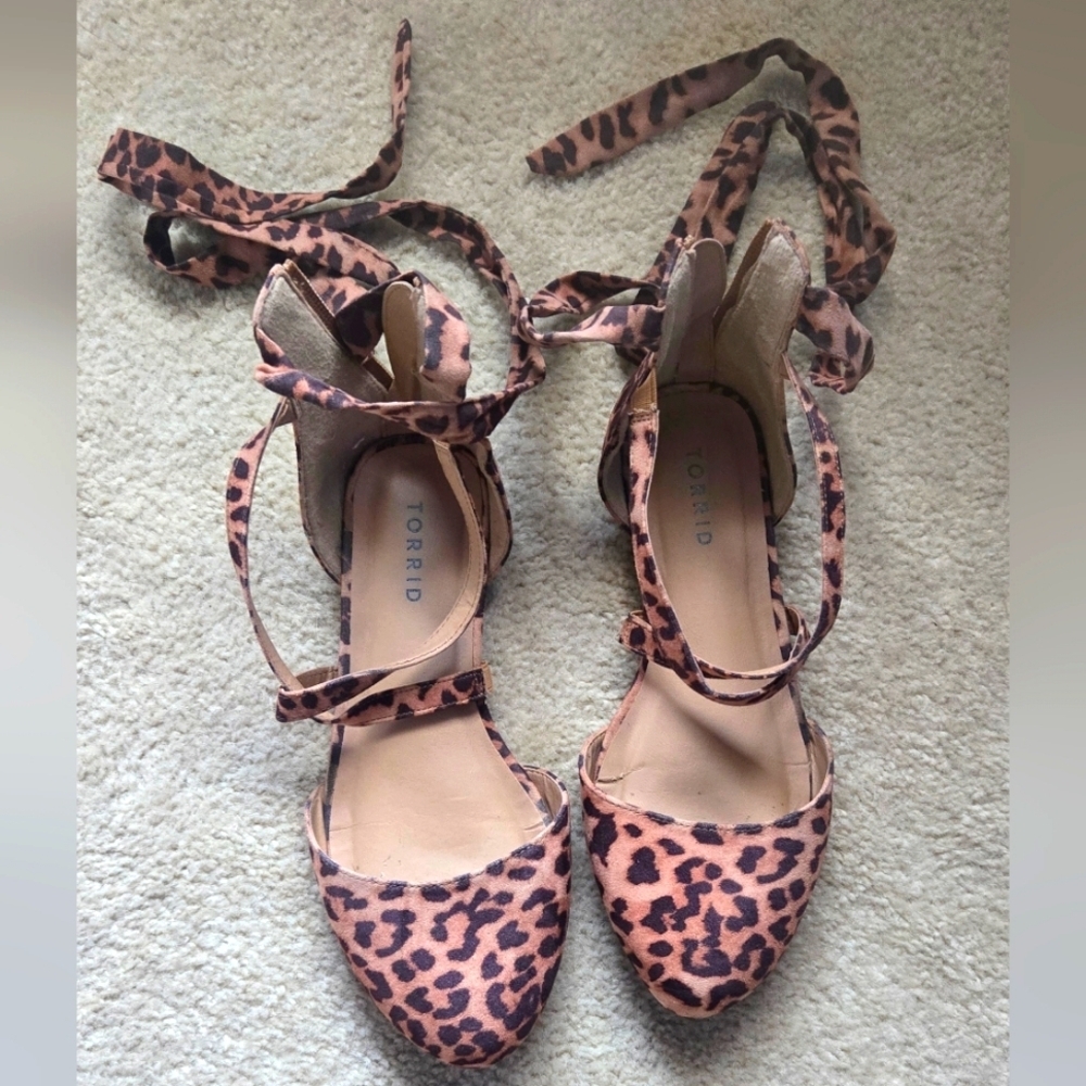 Torrid Leopard Print Ankle Wrap Flats Size 7.5 Wide - Picture 1 of 4